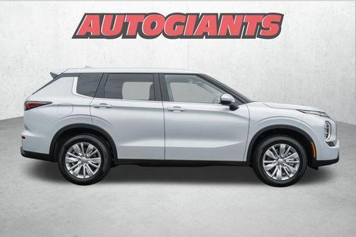 2025 Mitsubishi Outlander ES 2.5 S-AWC
