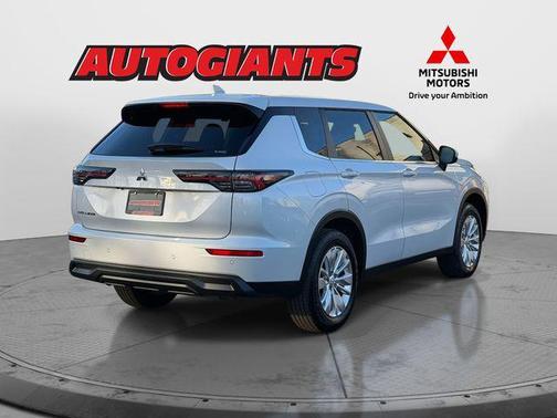 2026 Mitsubishi Outlander ES 2.5 S-AWC