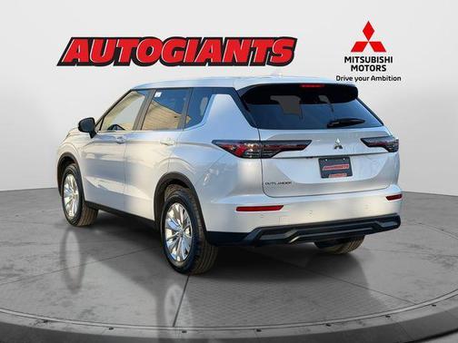 2026 Mitsubishi Outlander ES 2.5 S-AWC