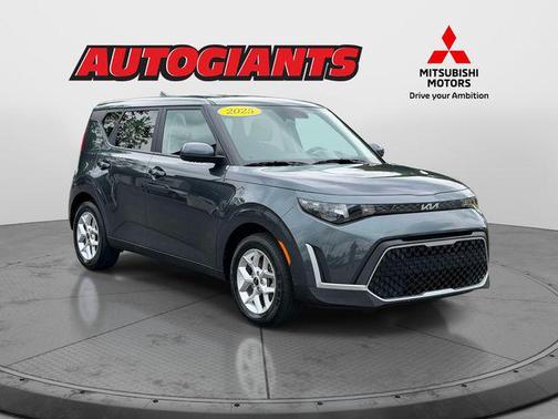 Gravity Gray 2025 Kia Soul LX
