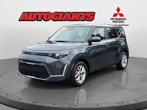 Gravity Gray 2025 Kia Soul LX
