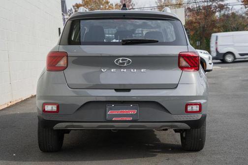 2021 Hyundai VENUE SEL