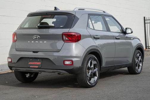 2021 Hyundai VENUE SEL