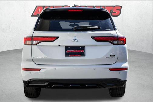 2025 Mitsubishi Outlander PHEV SEL