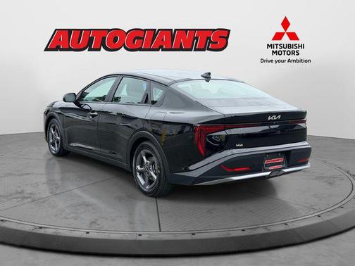 Aurora Black Pearl 2025 Kia K4 LXS