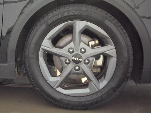 Aurora Black Pearl 2025 Kia K4 LXS