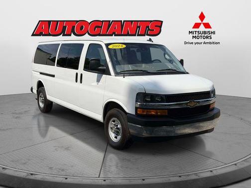 Summit White 2024 Chevrolet Express 3500 RWD 3500 Extended Wheelbase LT