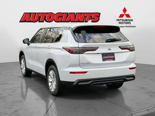 2025 Mitsubishi Outlander ES 2.5 S-AWC