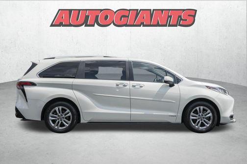 2021 Toyota Sienna Limited 7-Passenger