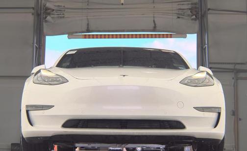 Pearl White Multi-Coat 2022 Tesla Model 3 Standard Range