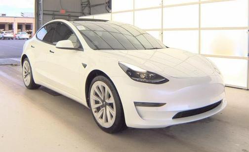 Pearl White Multi-Coat 2022 Tesla Model 3 Standard Range