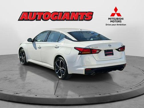 2025 Nissan Altima SR FWD