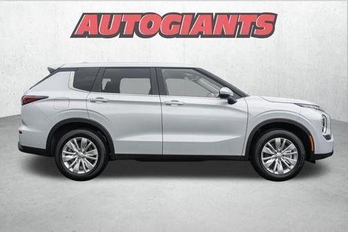 2025 Mitsubishi Outlander ES 2.5 S-AWC