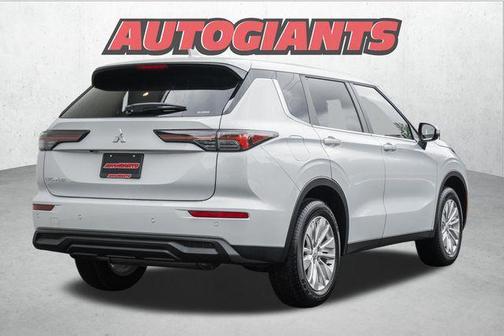 2025 Mitsubishi Outlander ES 2.5 S-AWC