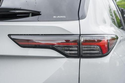 2025 Mitsubishi Outlander ES 2.5 S-AWC