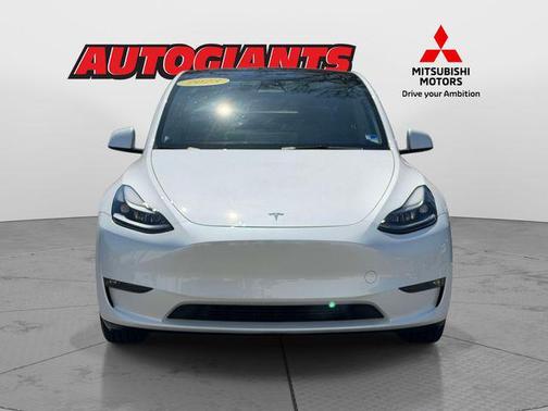 Pearl White Multi-Coat 2023 Tesla Model Y Long Range Dual Motor All-Wheel Drive
