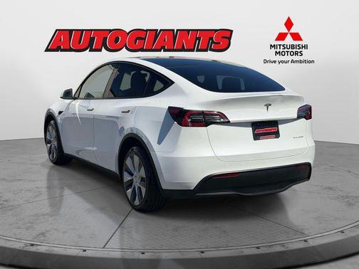 Pearl White Multi-Coat 2023 Tesla Model Y Long Range Dual Motor All-Wheel Drive
