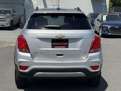 Silver Ice Metallic 2019 Chevrolet Trax LT