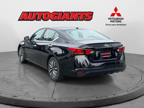 Super Black Clearcoat 2025 Nissan Altima 2.5 SV