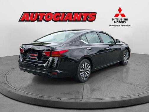 Super Black Clearcoat 2025 Nissan Altima 2.5 SV
