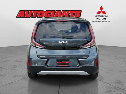 Gravity Gray 2025 Kia Soul LX