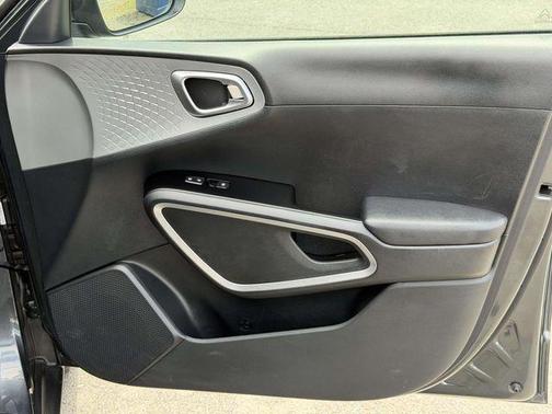 Gravity Gray 2025 Kia Soul LX