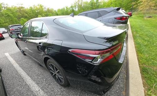 Midnight Black Metallic 2022 Toyota Camry SE