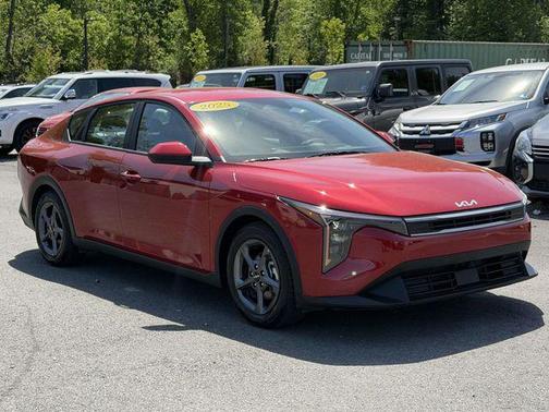 Currant Red 2025 Kia K4 LXS