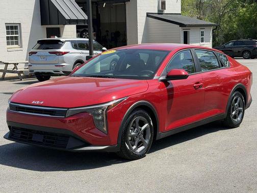 Currant Red 2025 Kia K4 LXS