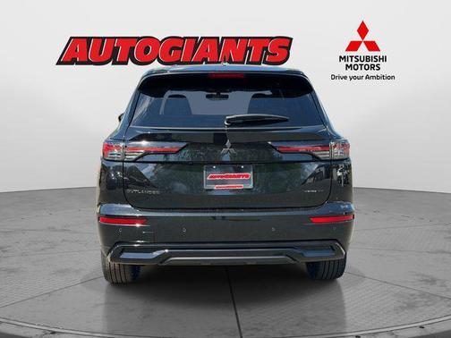 Black Diamond 2026 Mitsubishi Outlander LE 2.5 2WD