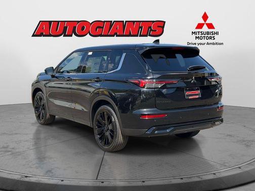 Black Diamond 2026 Mitsubishi Outlander LE 2.5 2WD
