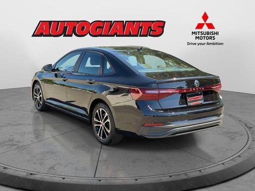 Deep Black 2025 Volkswagen Jetta 1.5T Sport