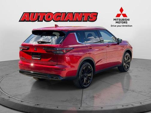 Red Diamond 2026 Mitsubishi Outlander LE