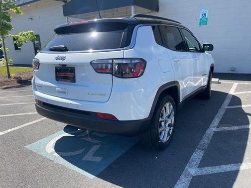 Bright White Clearcoat 2025 Jeep Compass Limited