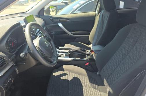 White Diamond 2025 Mitsubishi Eclipse Cross LE