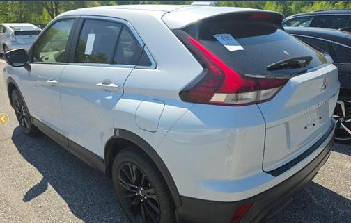White Diamond 2025 Mitsubishi Eclipse Cross LE