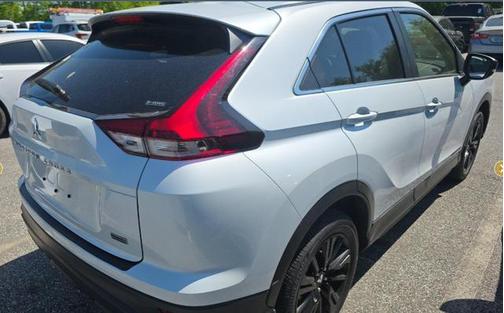 White Diamond 2025 Mitsubishi Eclipse Cross LE