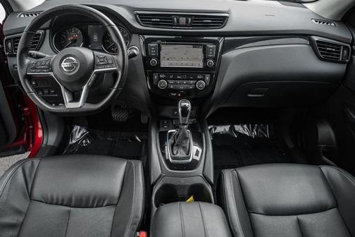 2022 Nissan Rogue Sport SL