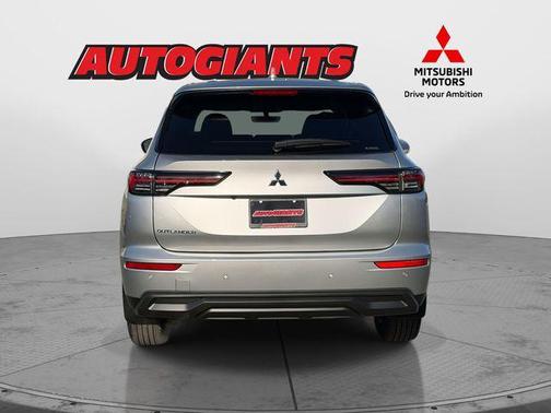 2026 Mitsubishi Outlander ES 2.5 S-AWC