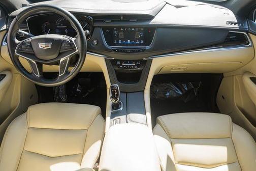 2017 Cadillac XT5 Base