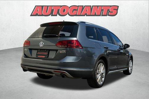 2017 Volkswagen Golf Alltrack TSI S