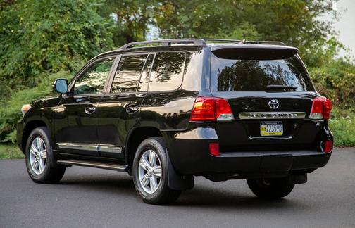 2013 Toyota Land Cruiser Base