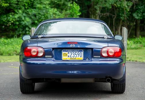 2003 Mazda MX-5 Miata Base