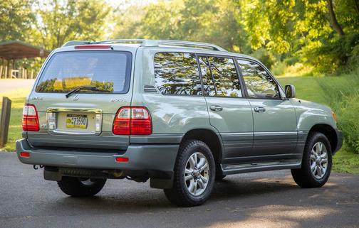 2003 Lexus LX 470 Base