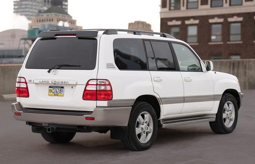 2004 Toyota Land Cruiser Base