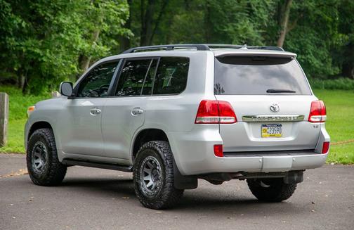 2011 Toyota Land Cruiser Base