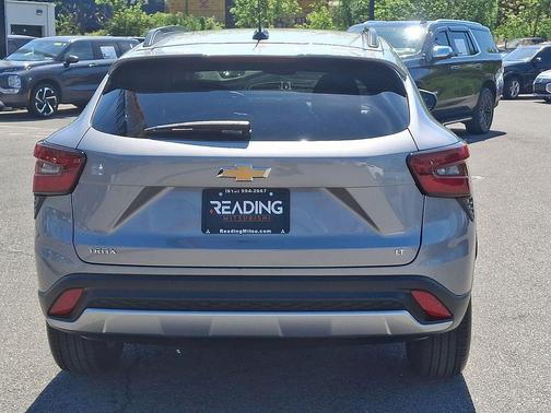 Sterling Gray Metallic 2025 Chevrolet Trax LT