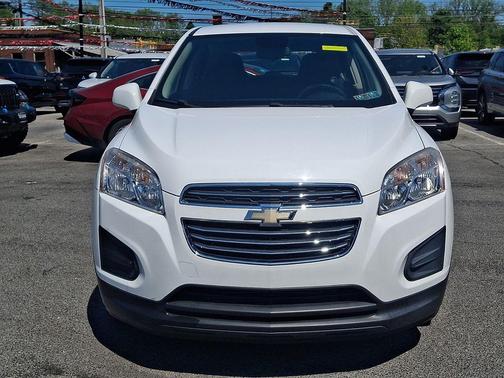 Summit White 2016 Chevrolet Trax LS