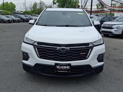 Summit White 2023 Chevrolet Traverse RS