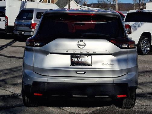 Brilliant Silver Metallic 2024 Nissan Rogue SV